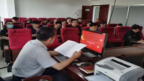 “精確定位，發(fā)揮引領，實現(xiàn)黨建和業(yè)務工作雙融合”主題黨課活動